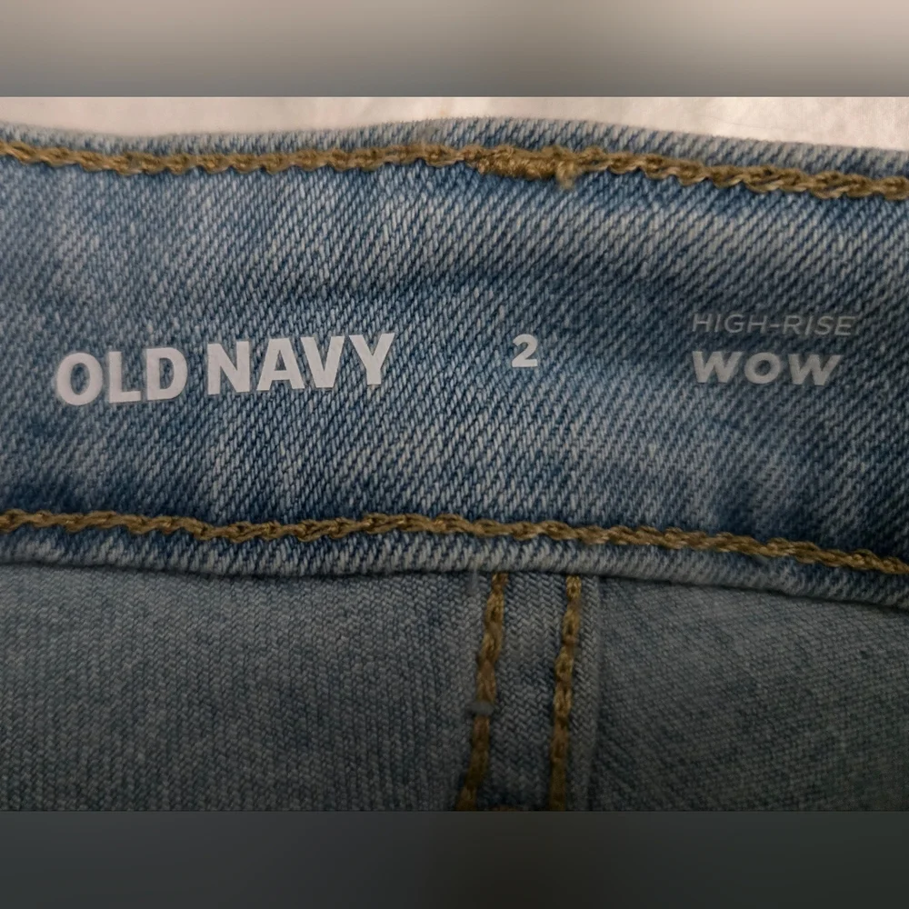 Old Navy Wow Shorts Nwt High Rise Cuffed 3" Inseam Stretch Sz 2 - Picture 4 of 8
